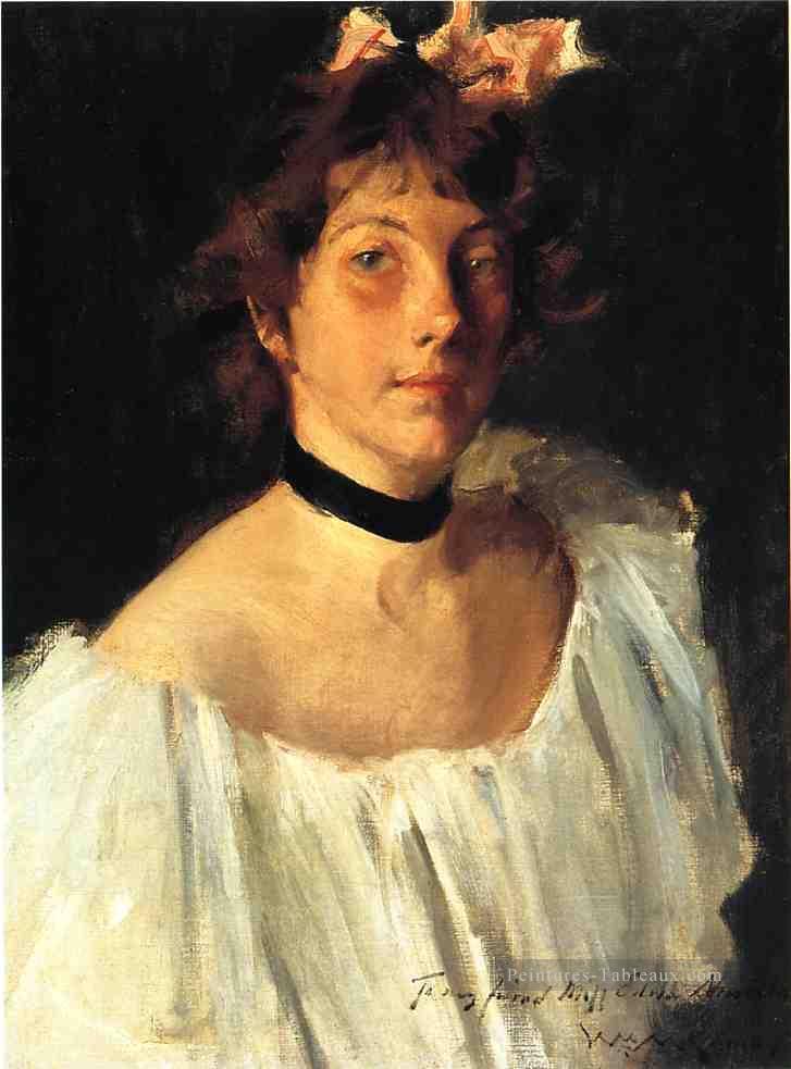 Portrait d’une dame dans une robe blanche aka Mlle Edith Newbold William Merritt Chase Peintures à l'huile
